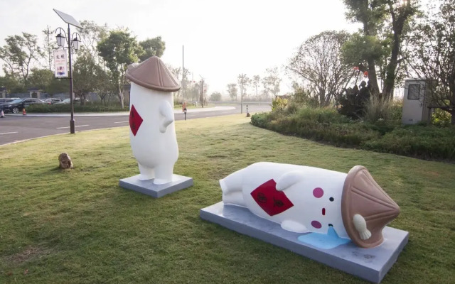 Meicheng Swan Lake Resort Hot Spring