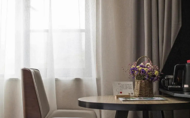 IU Hotel·Kunming Yuantong Mountain Cuihu Park