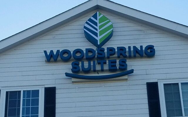 Отель Woodspring Suites Columbus Hilliard Колумбус вид на фасад