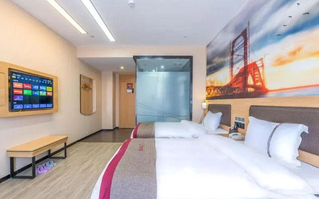 Thank Inn Plus Hotel Guiyang Baiyun District Greenland Xinduhui