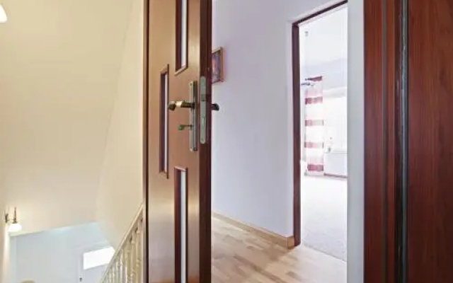 3 Private Rooms, 4 Persons (5403)