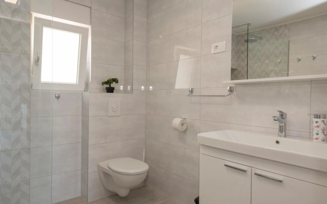 Amazing Apartment in Podaca With Wifi and 2 Bedrooms