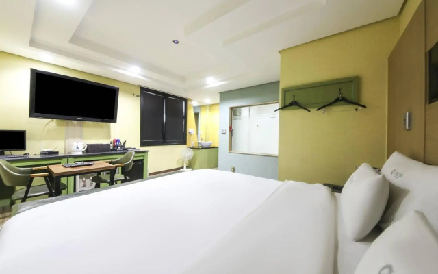Busan Songdo Q Five Hotel