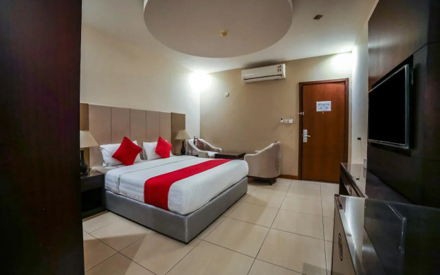 OYO 130 Night Inn Hotel