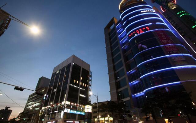 K-POP HOTEL Dongdaemun вид на фасад