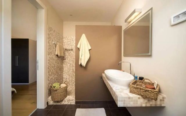 Sunny Summer House 4*