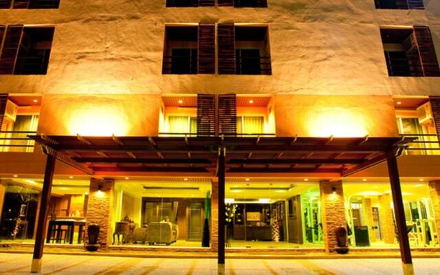 Отель Green Point Resort Бангкок вид на фасад