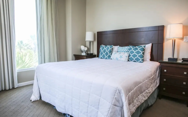 The Palms of Destin Resort by Panhandle Getaways