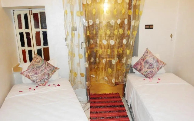 Full Moon Hostel