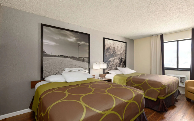Super 8 by Wyndham Dodge City