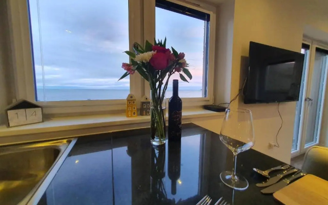 22 Waters Edge Banff (Adults Only)