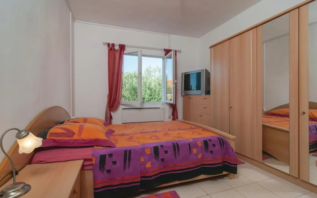 Awesome Apartment in Supetar With 2 Bedrooms and Wifi