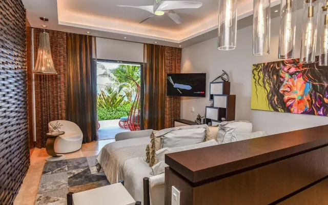 Oceans 8 Villa 6BR