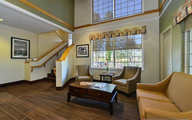 Отель Canadas Best Value Inn Langley Лэнгли комната для гостей