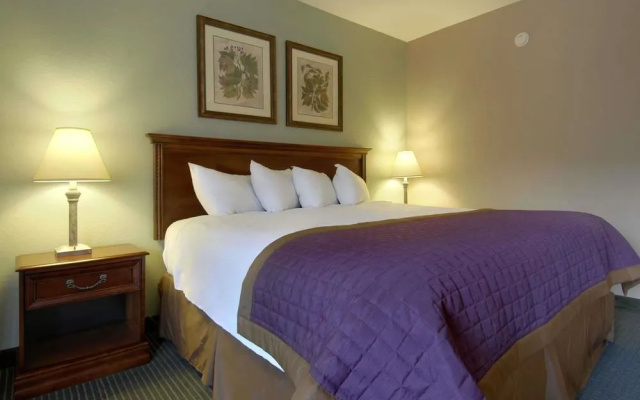 Baymont Inn & Suites Cherokee Smoky Mountains