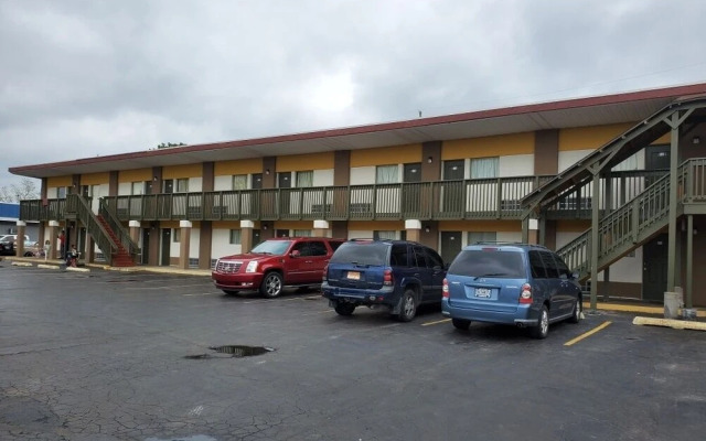 Trailway Motel