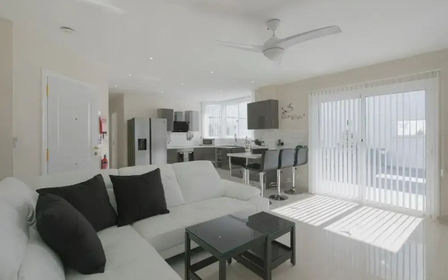 Stunning Apartment Within Villa Nr Los Cristianos
