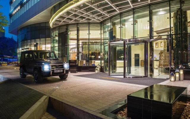 Отель Damac Maison Royale The Distinction вид на фасад