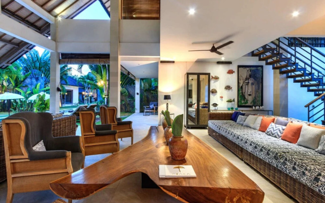 Luxury 5 Bedroom Villa With Private Pool, Bali Villa 2055