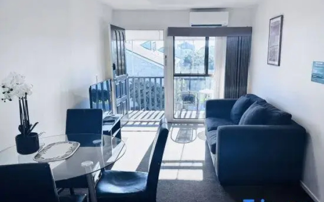 Merivale Court One Bedroom Apartment-Unit 8