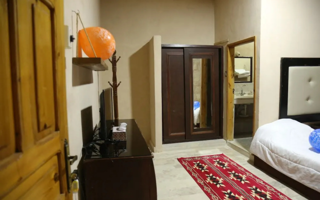 Peace Castle Hoste - Hostel