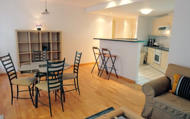 Отель EU Residence by ApartmentsApart Бельгия, Брюссель - отзывы, цены и фото номеров - забронировать отель EU Residence by ApartmentsApart онлайн комната для гостей
