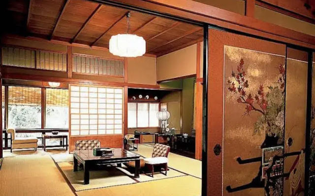 Hiiragiya