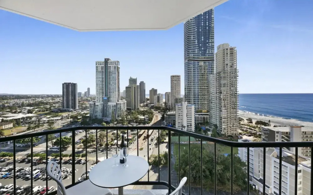 Ocean View 2-bed Studio In the Heart of Surfers