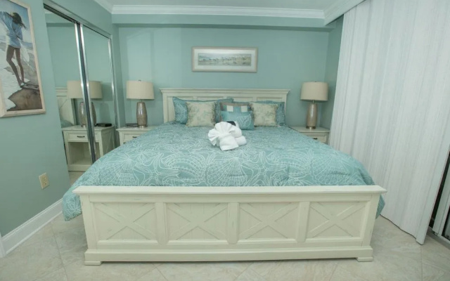 Magnolia House 606 1 Bedroom Condo by RedAwning