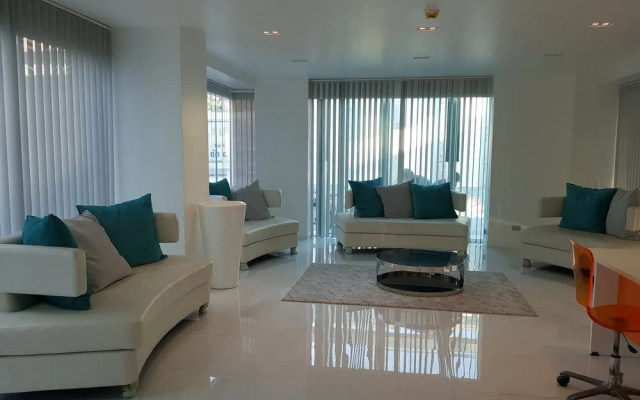 City Center Residence 1BR Pool View A306