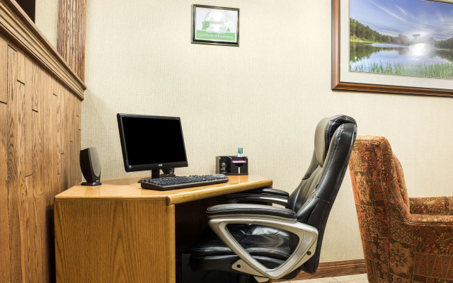 EverSpring Inn & Suites