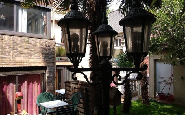 Апартаменты Apartment With one Bedroom in Alfortville, With Furnished Garden and W вид на фасад