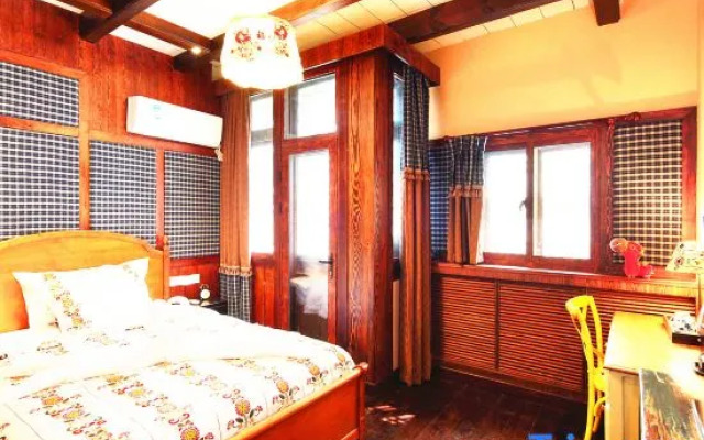 Wolong Fort Inn