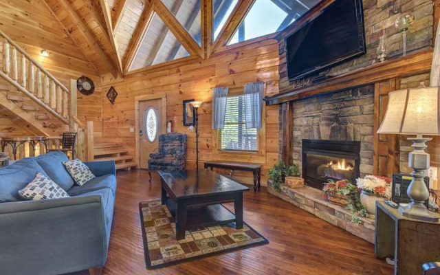 Moonlight Theater Lodge