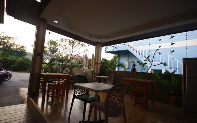 Отель Koh Larn Sea Side Resort вид на фасад