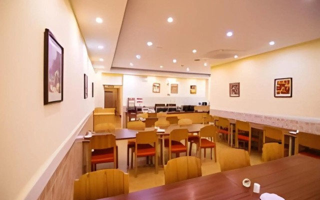 Homeinn · neo (Shanghai International Tourism Resort Xiuyan Road Subway Station)