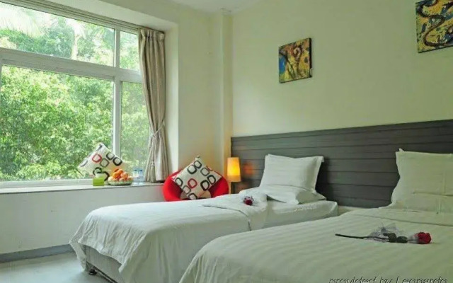 Colorful Days Hotel