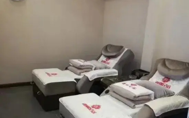 Cengong Haina Hotel