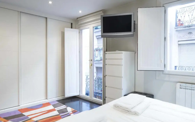 Old Town 2 Apartment by Aston & Wolf