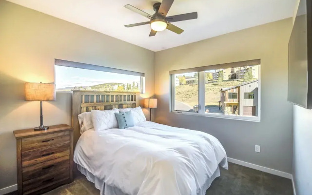 Ski-in/ski-out Granby Townhouse w/ Private Hot Tub