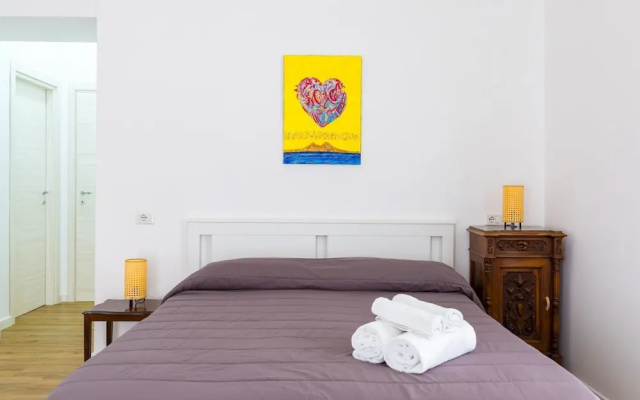 Barrio 133 - Double Bedroom in Center by Napoliapartments