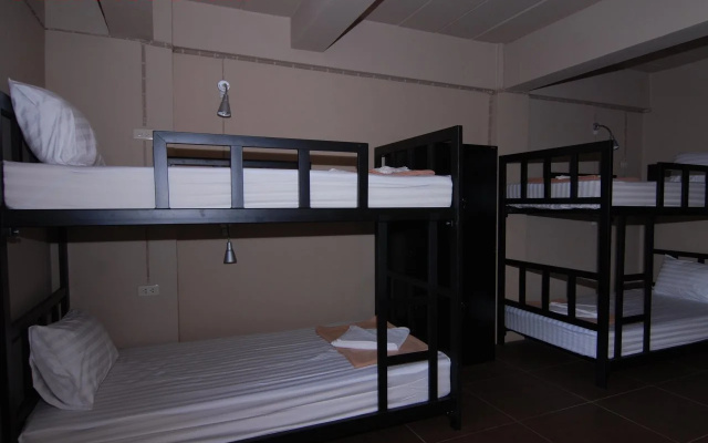 Non La Mer Hostel
