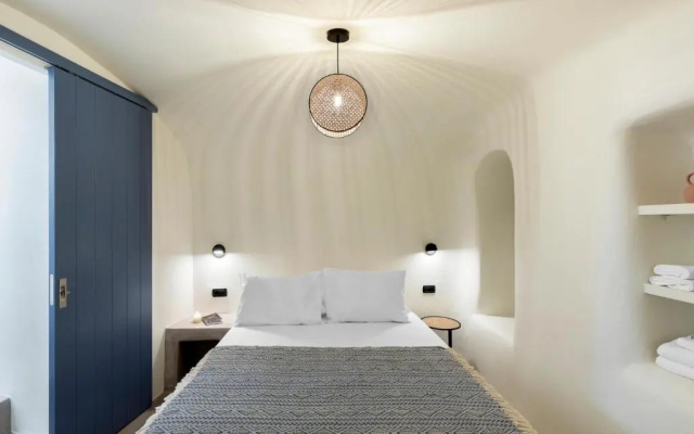Acave Santorini Suites