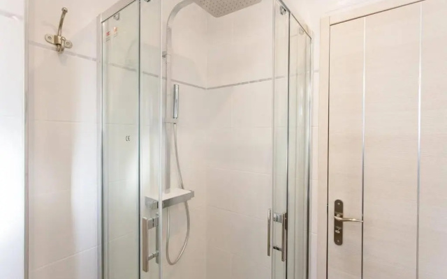 Grand Hotel: New 2 Beds/ 2 Baths