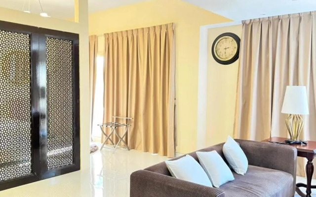 Al Hamra 4-Bedroom Luxury Villa Golf View