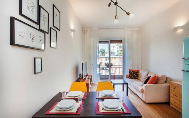 Bright Shelley Apartment