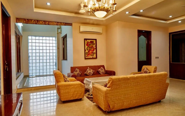 Kapoor Residency