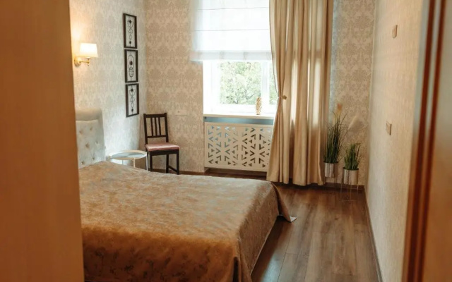 2 bedroom central flat