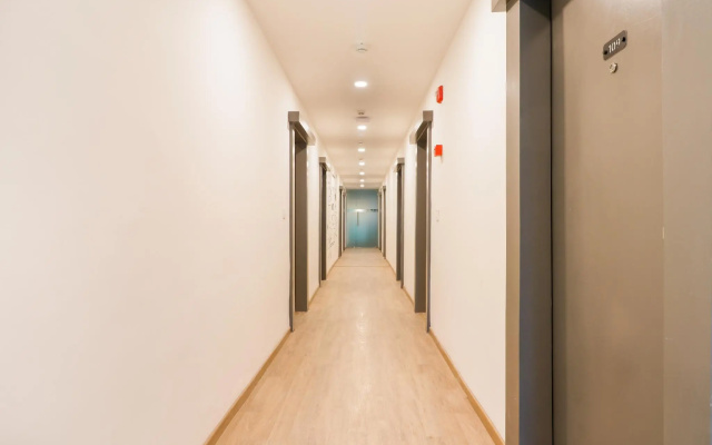 OYO Townhouse 325 South Tukoganj