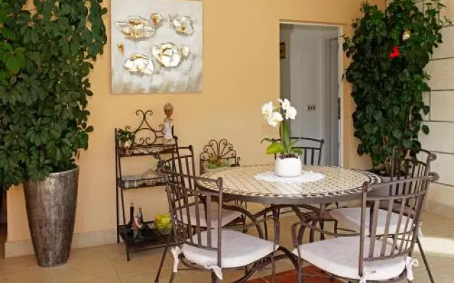 Sunshine Apartment Doda